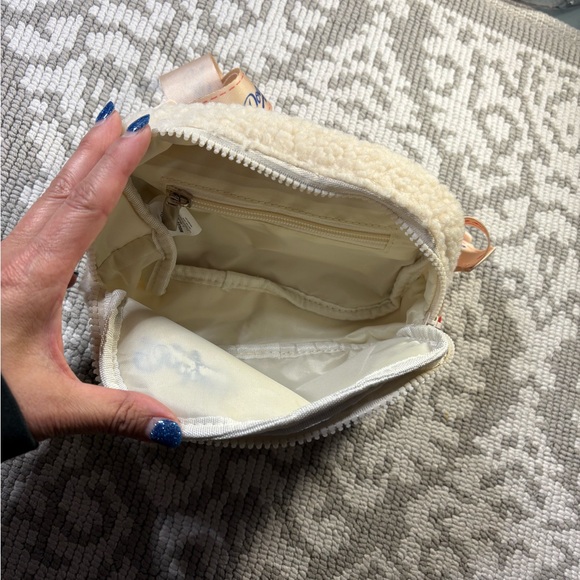 Dodgers x Hello Kitty 50th Anniversary- 2024 Fanny Pack/ Crossbody- New, unused - Picture 4 of 7